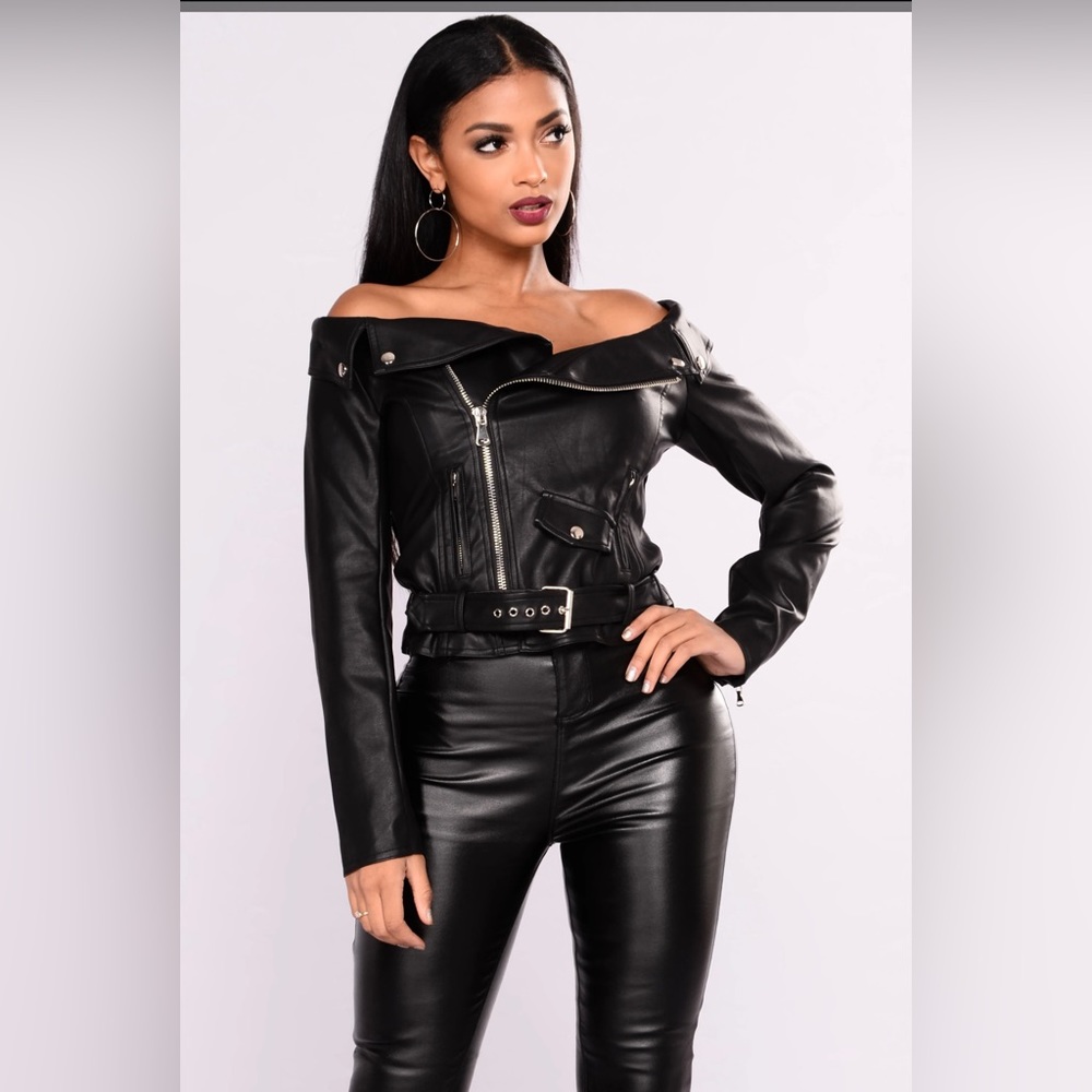 Fashion nova off shoulder moto bicker jacket, New, Never worn, Black, Size M